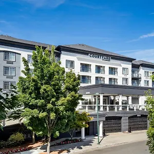 Hotel Courtyard By Marriott North